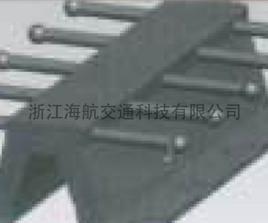 梯式橡膠護舷具有爬梯和護舷的雙重功能"